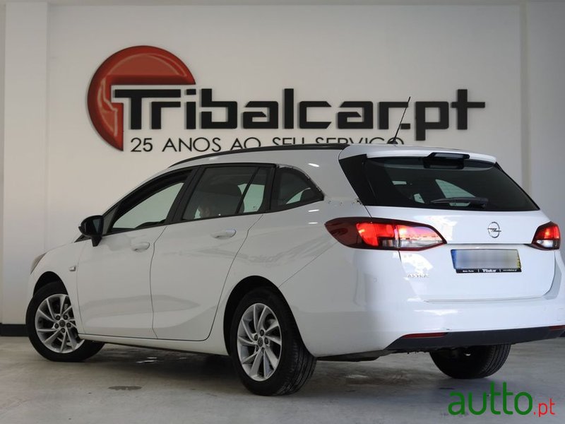 2020' Opel Astra Sports Tourer photo #2