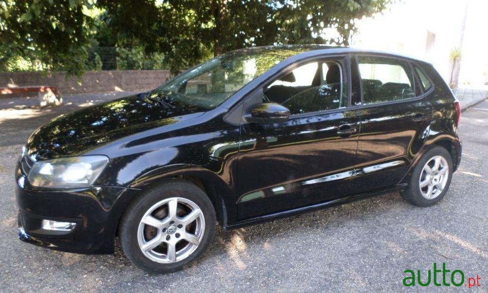 2011' Volkswagen Polo photo #2