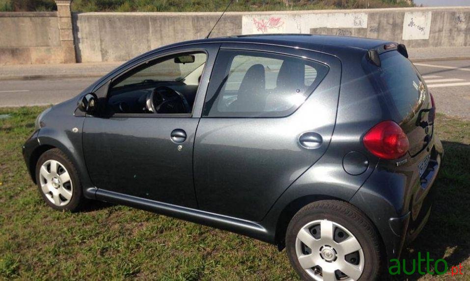 2008' Toyota Aygo photo #2