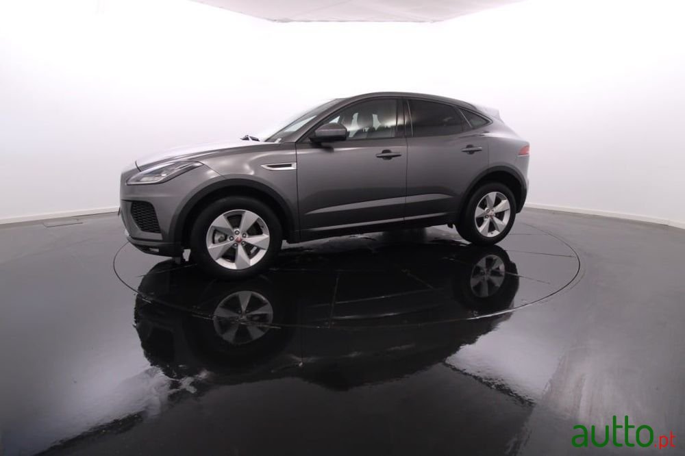 2018' Jaguar E-Pace 2.0 I4D R-Dynamic S photo #2