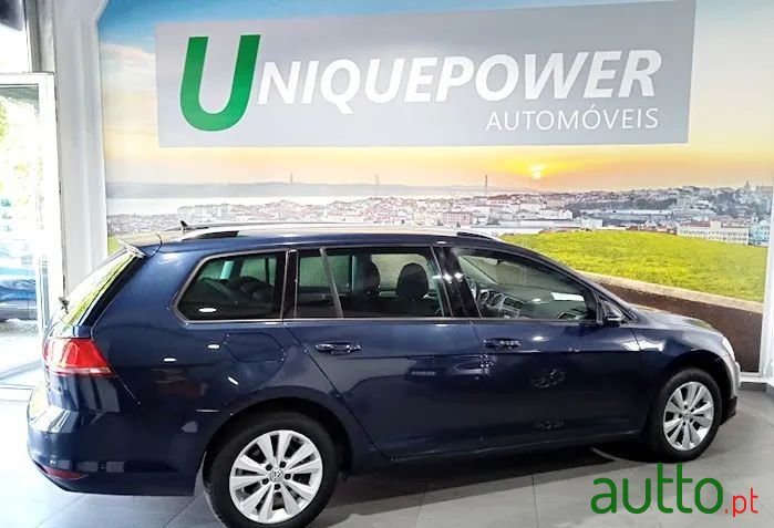 2016' Volkswagen Golf photo #5