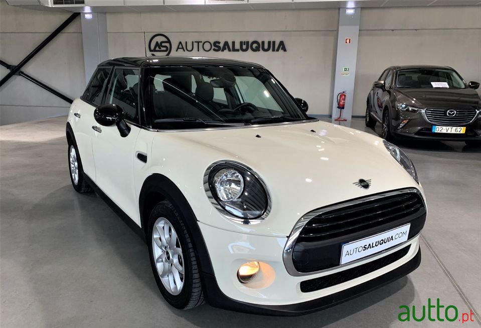 2019' MINI One photo #6