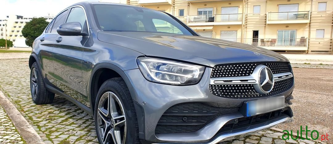 2021' Mercedes-Benz Glc-300 photo #3