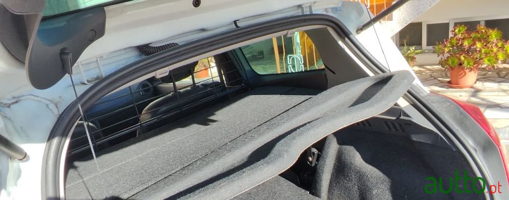 2008' Renault Clio 1.5 Dci Pack photo #5