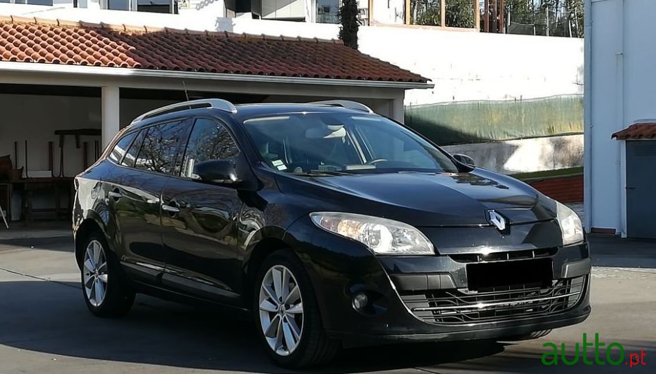 2010' Renault Megane Sport Tourer photo #4