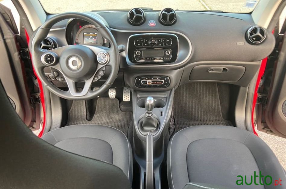 2018' Smart Fortwo photo #1