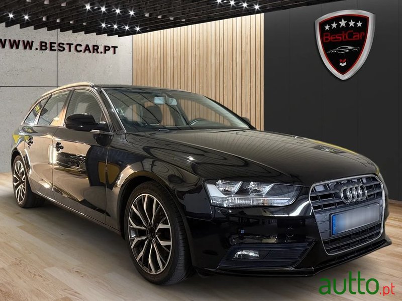 2015' Audi A4 Avant photo #2