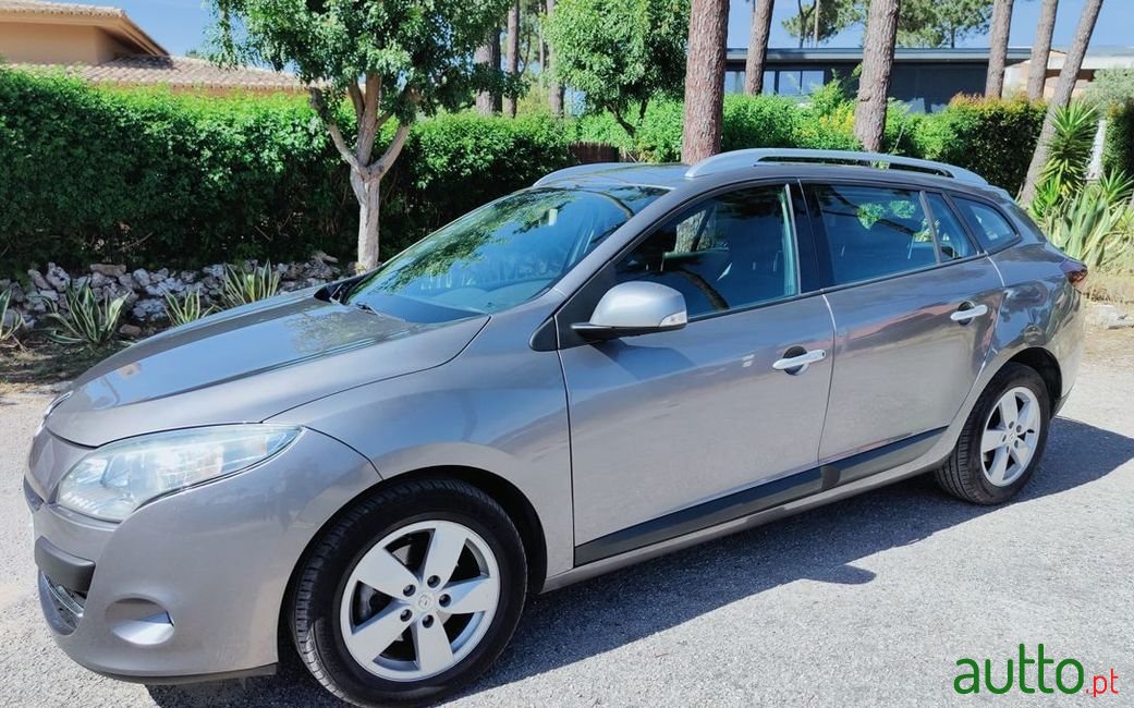 2012' Renault Megane Sport Tourer photo #4