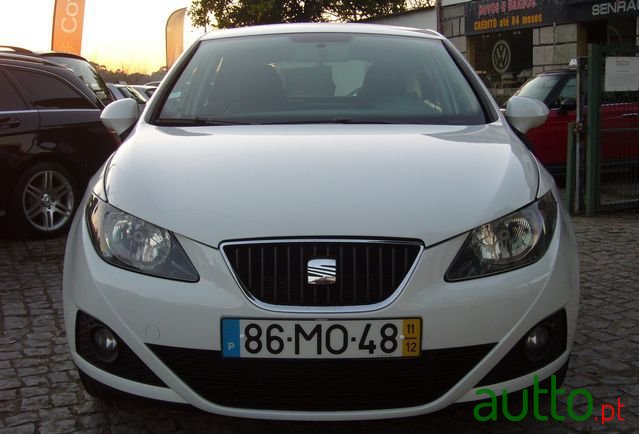 2011' SEAT Ibiza photo #3