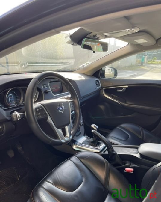 2015' Volvo V40 photo #6