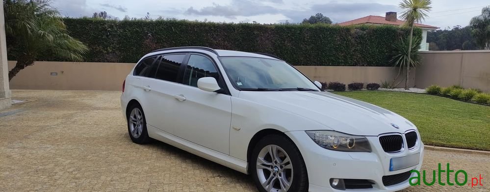 2012' BMW Série 3 D Touring Sport Line photo #3