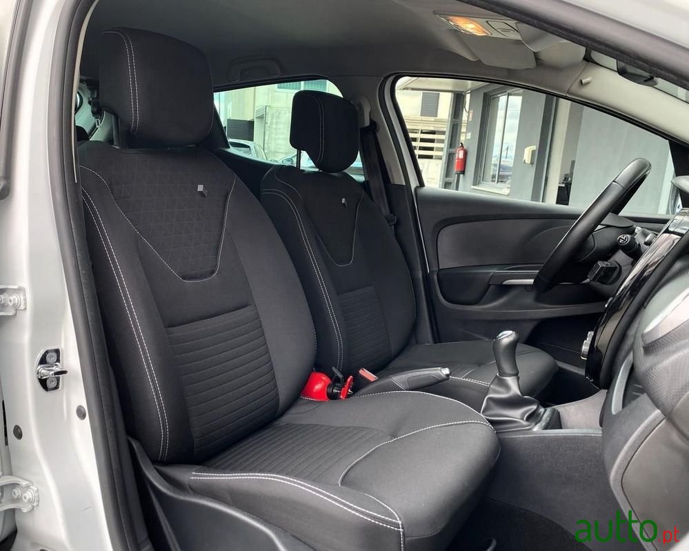 2016' Renault Clio 1.5 Dci Limited photo #5