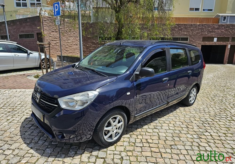 2018' Dacia Lodgy photo #1
