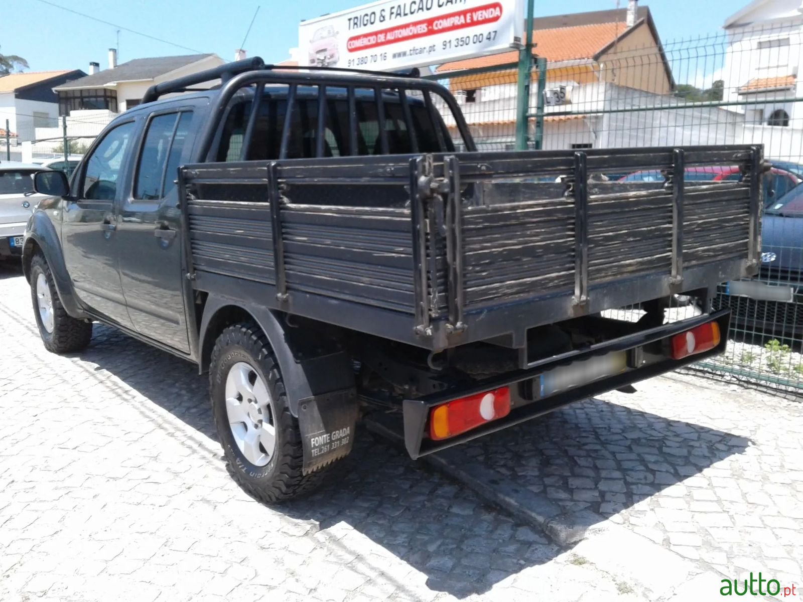 2006' Nissan Navara photo #2