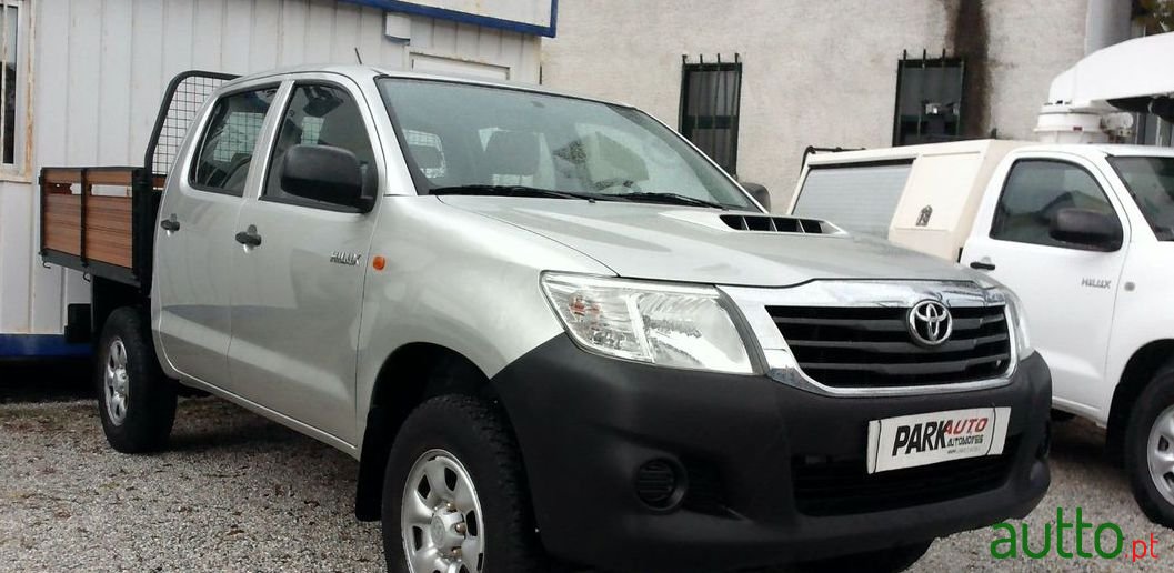 2012' Toyota Hilux photo #3