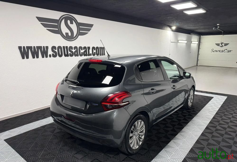 2016' Peugeot 208 1.6 Bluehdi Active photo #3