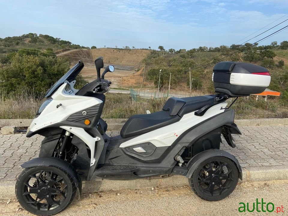 2017' Qoros 3 photo #3