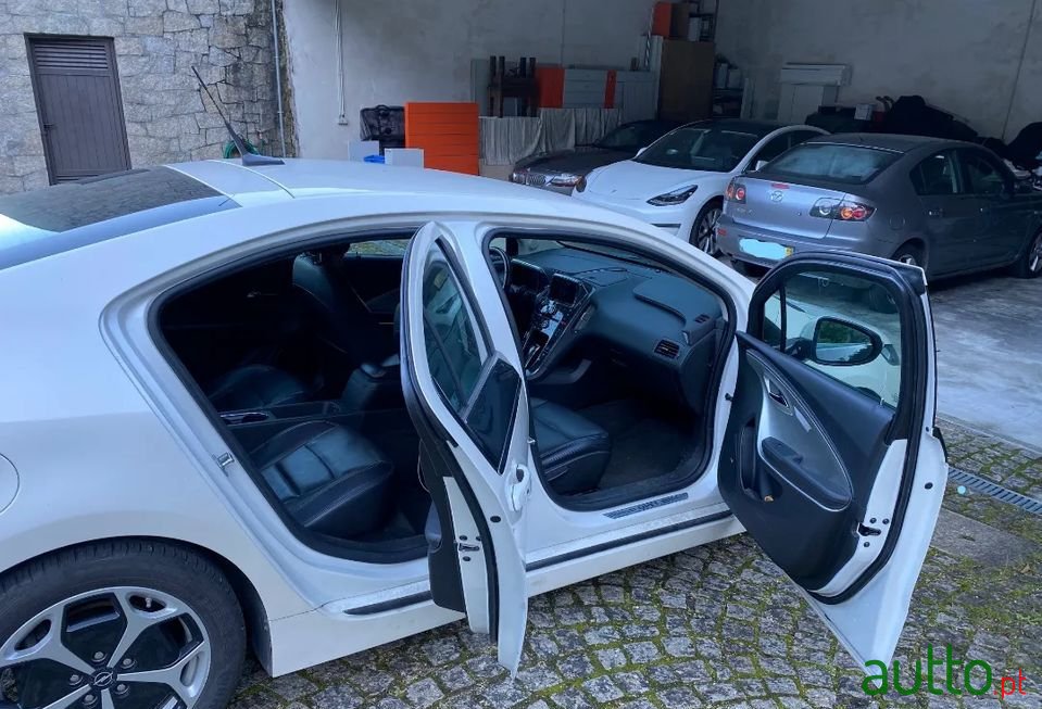 2012' Opel Ampera photo #6