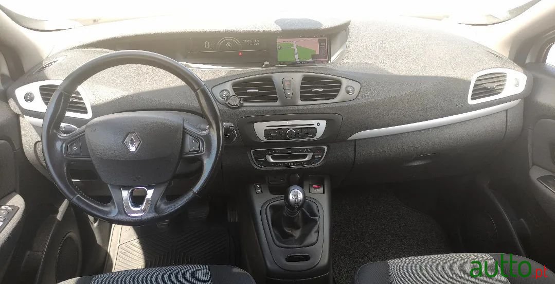 2014' Renault Grand Scenic photo #6