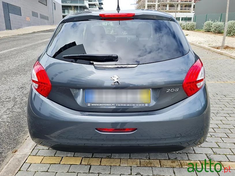 2014' Peugeot 208 photo #5