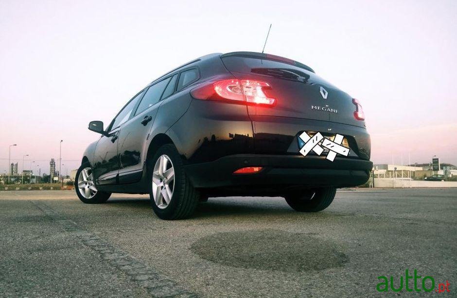 2014' Renault Megane Sport Tourer photo #2