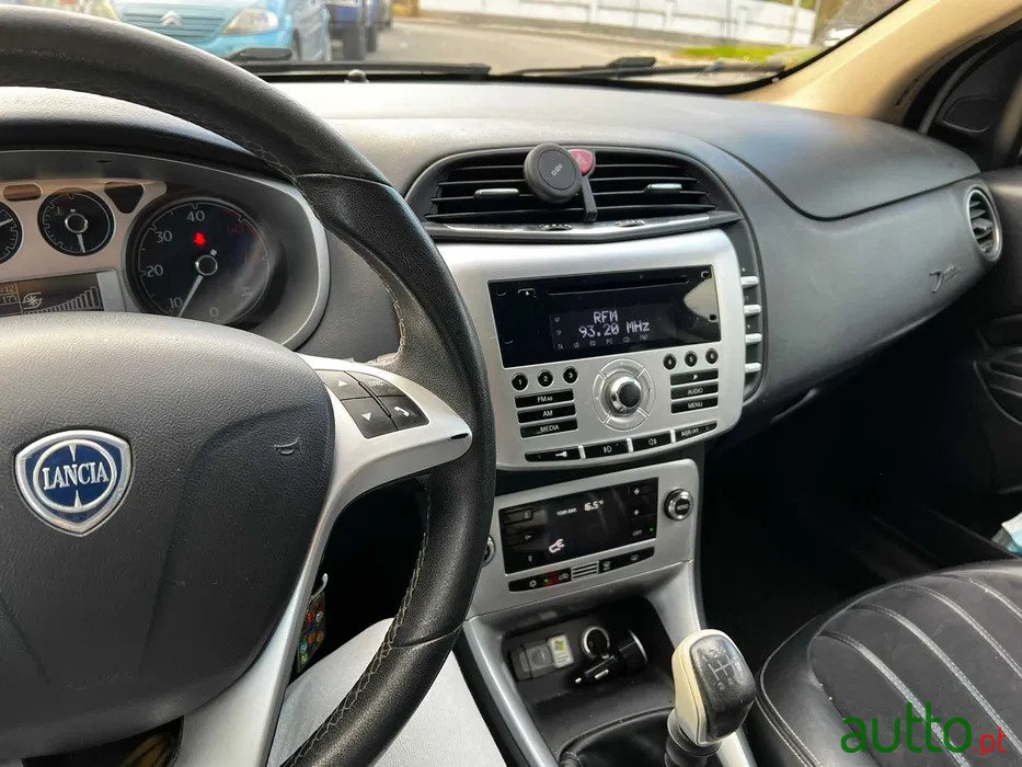 2008' Lancia Delta photo #4