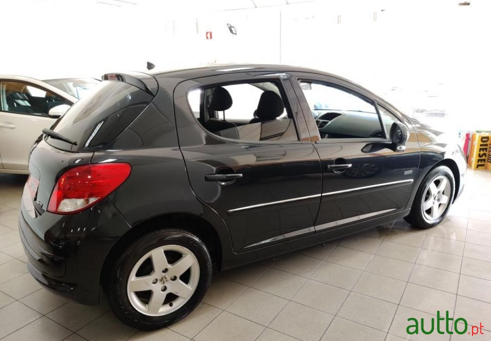 2011' Peugeot 207 photo #5