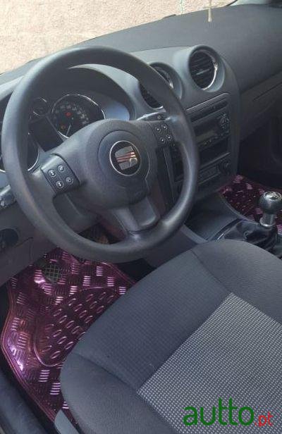 2006' SEAT Ibiza photo #1