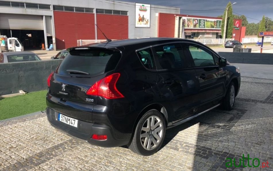 2013' Peugeot 3008 Hibrid4 photo #2