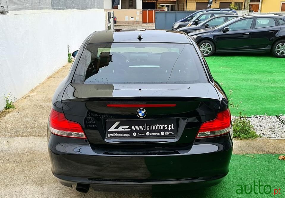 2009' BMW 120 photo #3