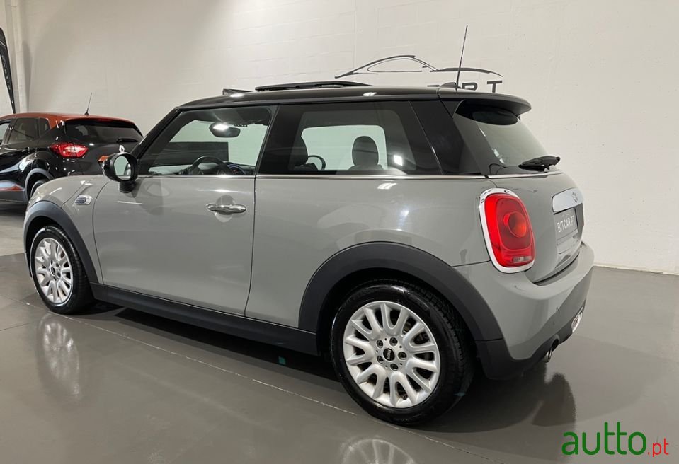 2014' MINI Cooper photo #6