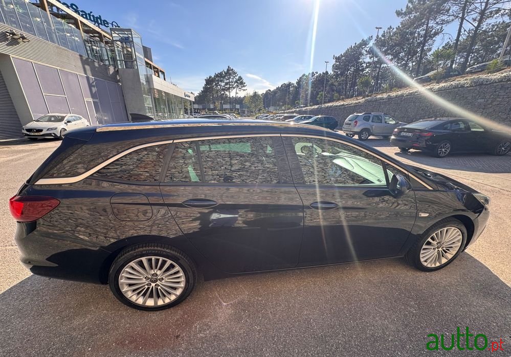 2016' Opel Astra photo #3