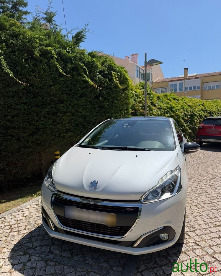 2015' Peugeot 208 photo #4