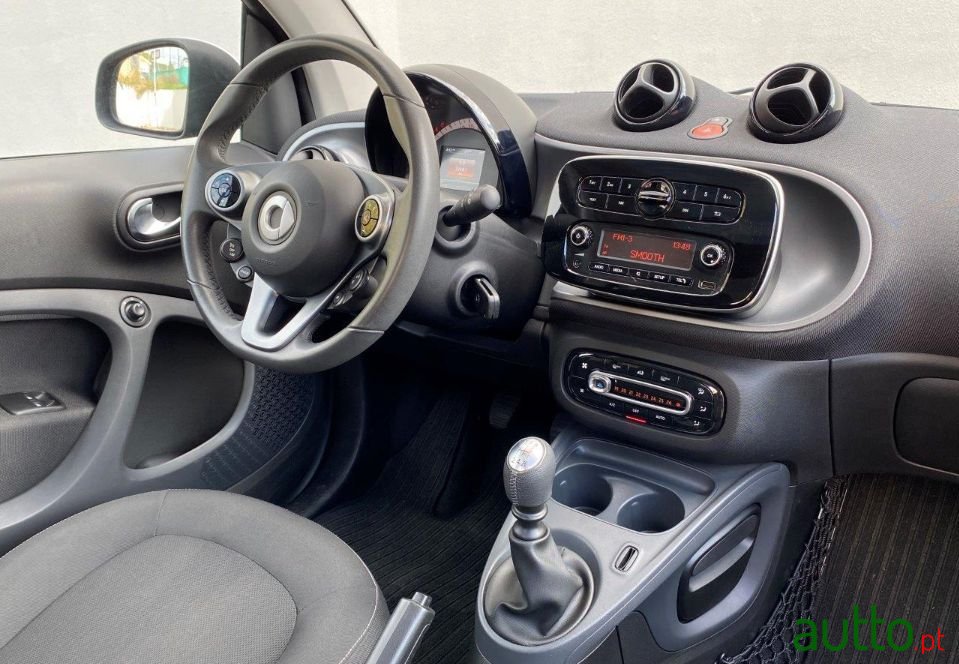 2015' Smart Fortwo photo #4