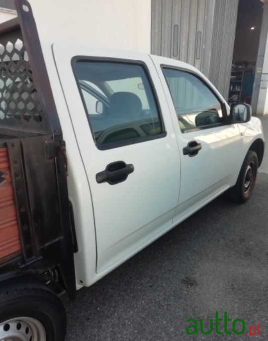 2011' Isuzu D-Max photo #4