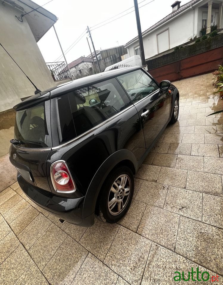 2012' MINI One 3 Portas photo #4