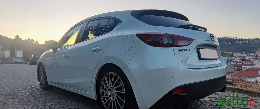 2015' Mazda 3 Skyactiv-D photo #5