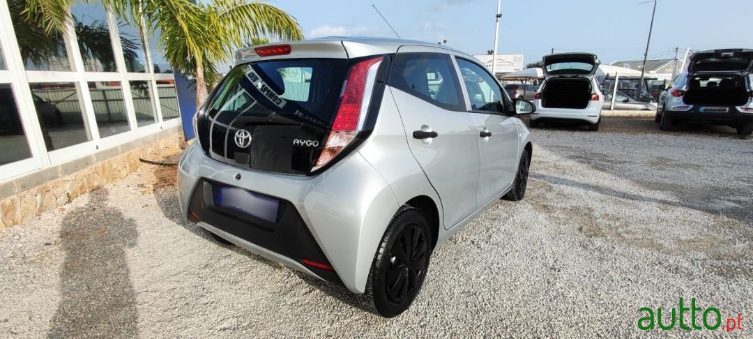 2017' Toyota Aygo photo #3