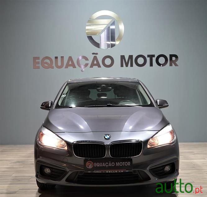 2017' BMW 216 Active Tourer photo #3