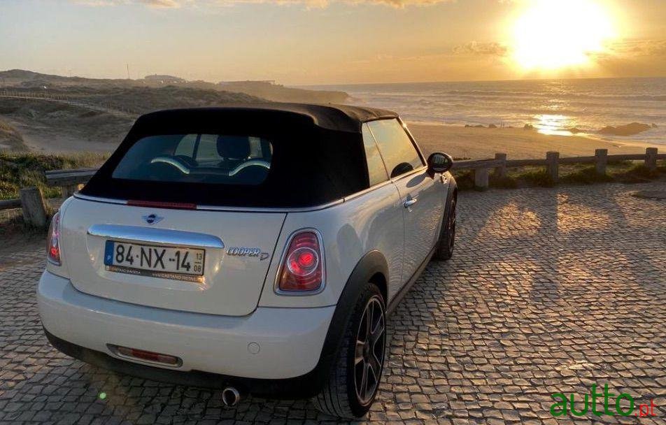 2013' MINI Cabrio Cooper photo #4