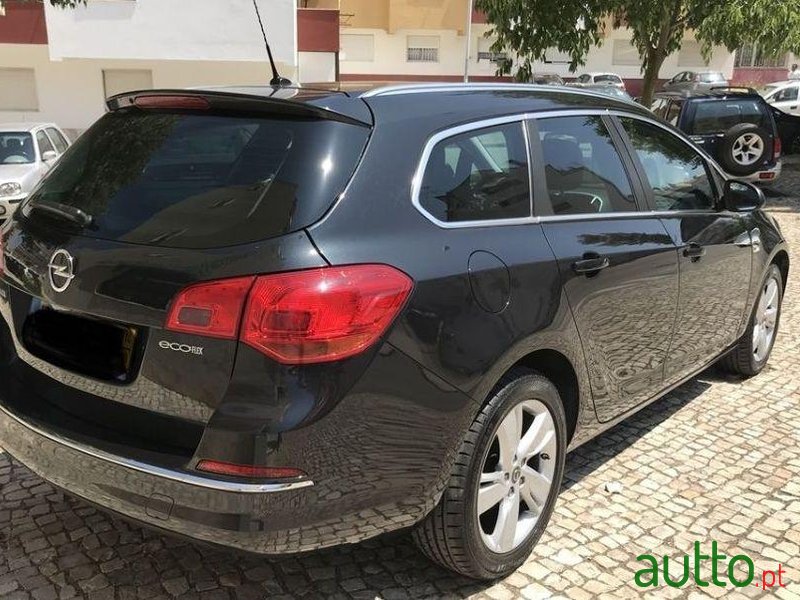 2014' Opel Astra Sports Tourer photo #2