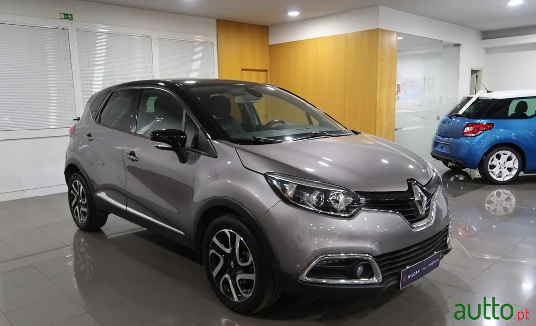 2015' Renault Captur photo #2