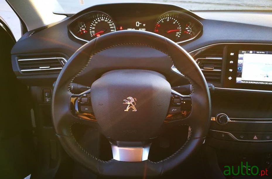 2016' Peugeot 308 Sw photo #2