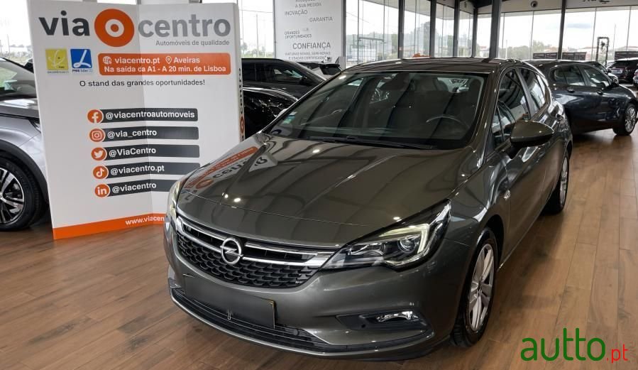 2018' Opel Astra photo #1