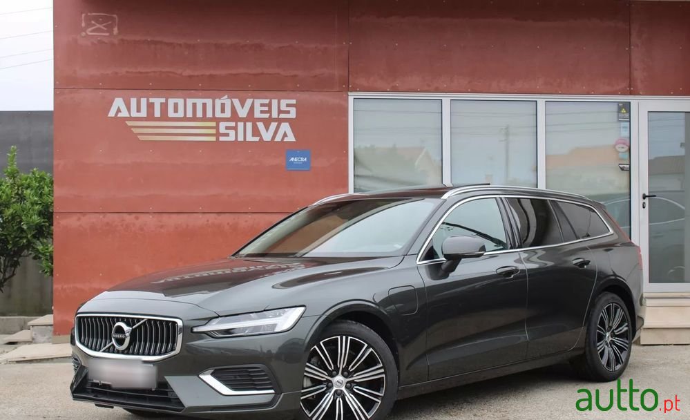 2022' Volvo V60 photo #1