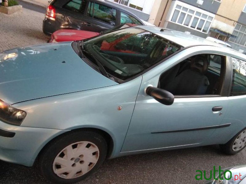 2001' Fiat Punto Sx photo #2