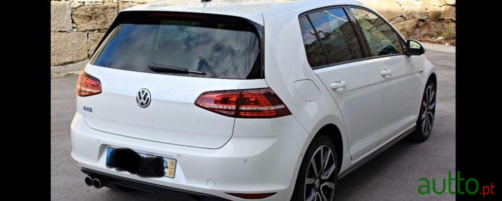 2015' Volkswagen Golf photo #3