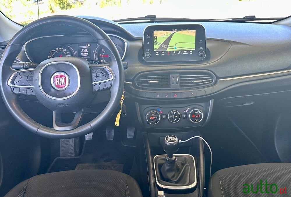 2018' Fiat Tipo Station Wagon photo #6