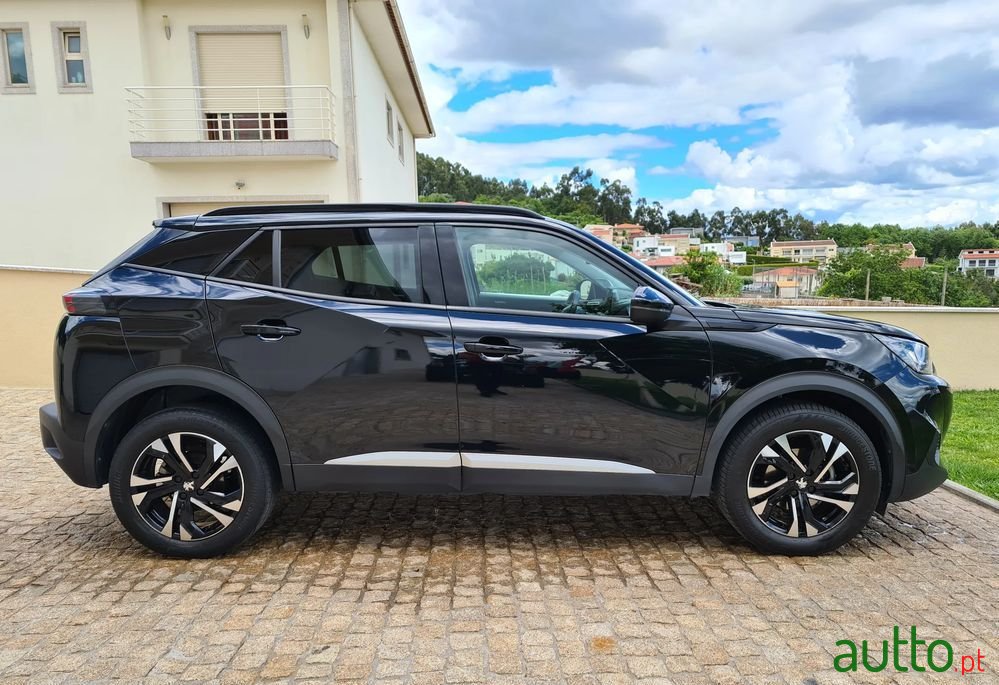 2021' Peugeot 2008 photo #3
