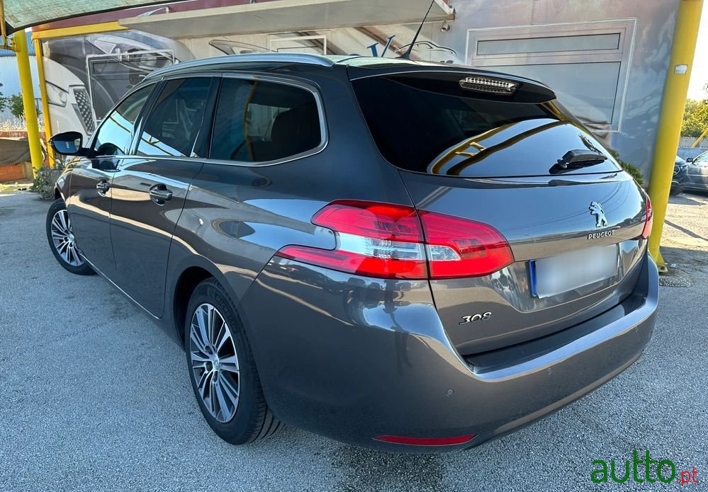 2020' Peugeot 308 Sw photo #2